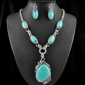 Vintage Style Turquoise Necklace and Earring set